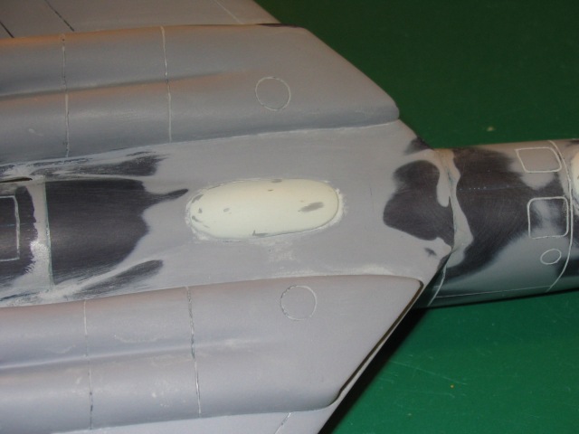 Here's the midships ELINT bulge and one of the wing seams. You can see the great fit of this thing from here. 
