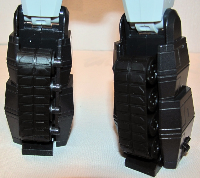 The rubber tracks for tank mode are clearly seen here, on the back of the legs. These even have tread print on them!
