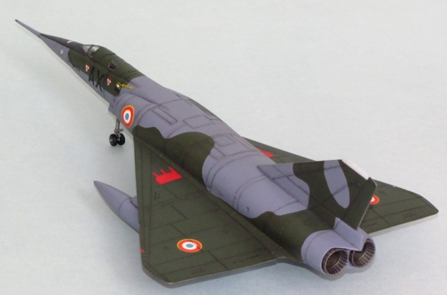 The pointy shape of the Mirage IVA's wings and forward fuselage seem at odds with the rather boxy main body, but the combination worked! There was a project for an even bigger bomber, but it went nowhere.